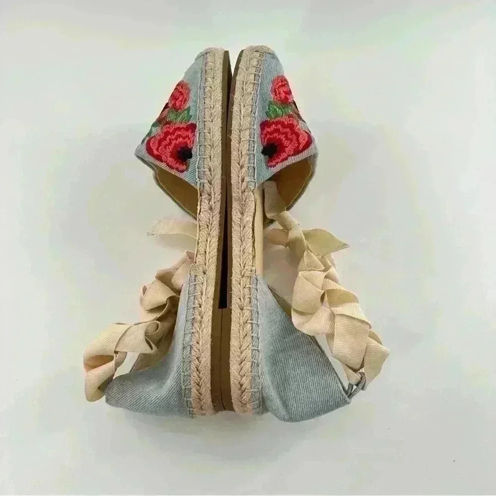 Jessica Simpson Flippo flats size 8.5 38.5 denim floral embroidered espadrilles